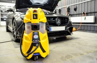 Black Hawk R in autofficina