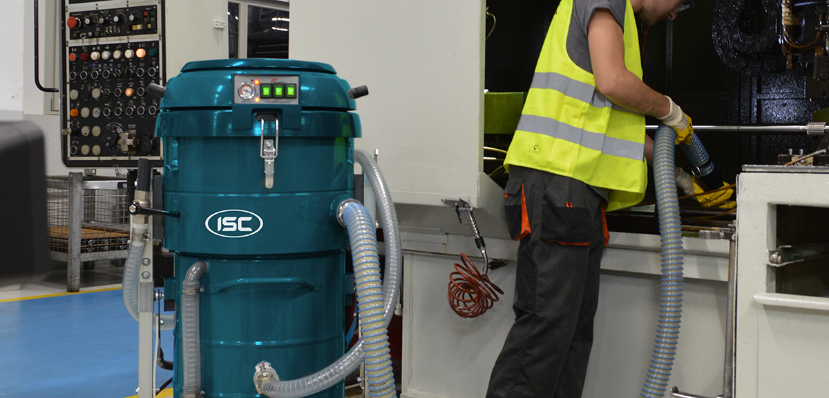 Aspiratore MEC OIL in azienda meccanica